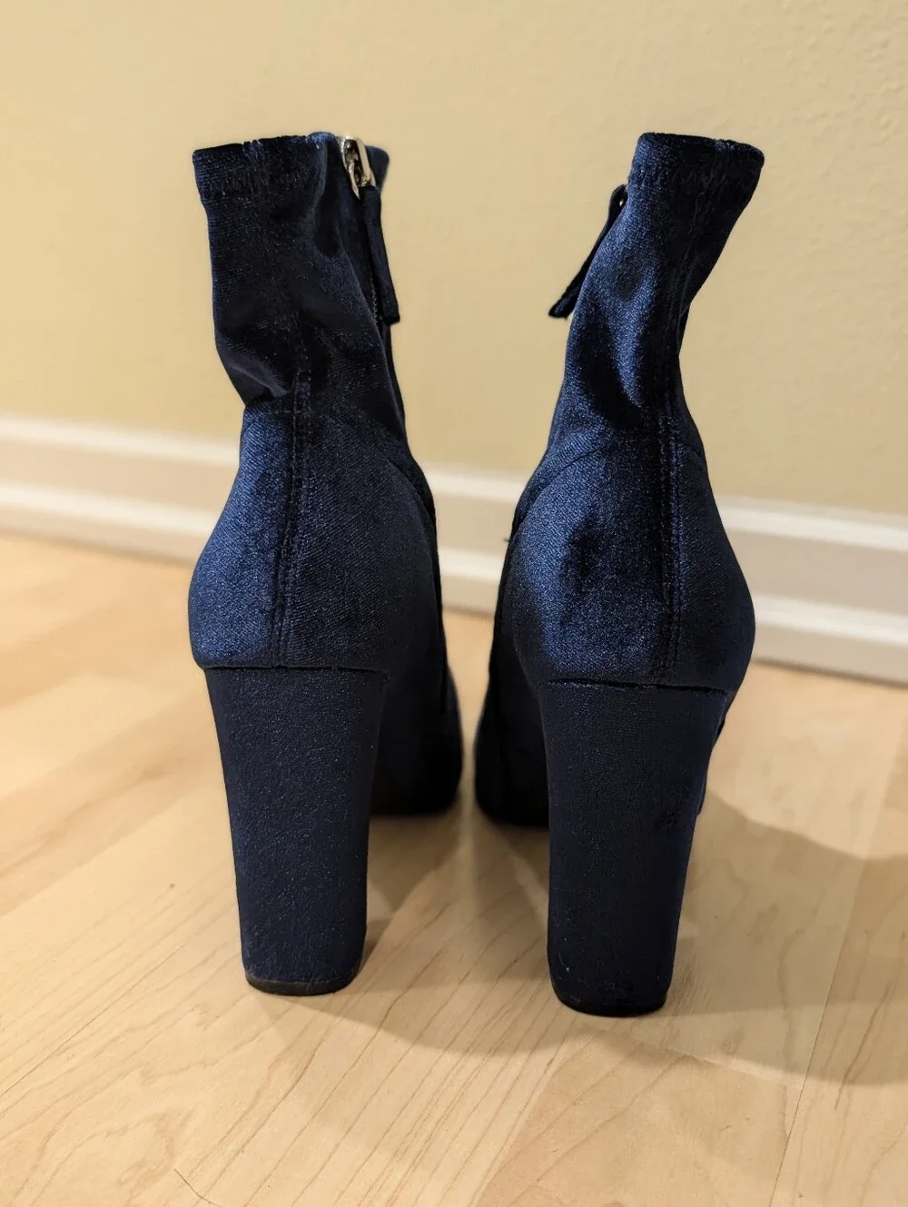 Steve Madden Edit Navy Blue Velvet High-Ankle Sock Boots, Sz 8.5M